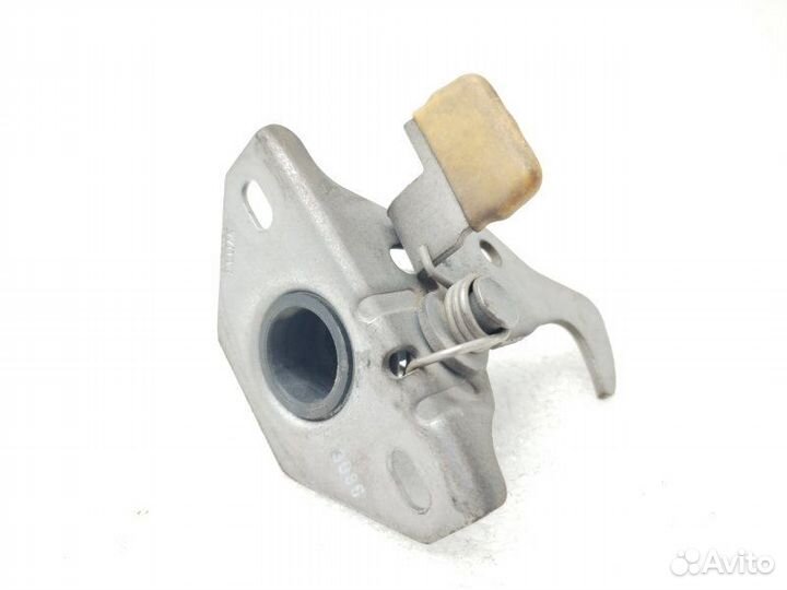 Крюк замка капота Bmw 3-Series E90