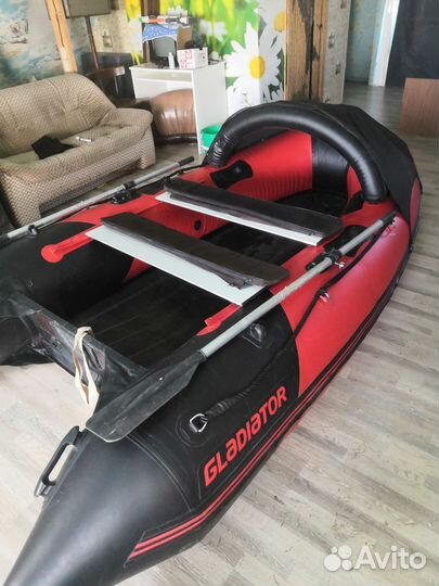 Лодка гладиатор нднд 330Е