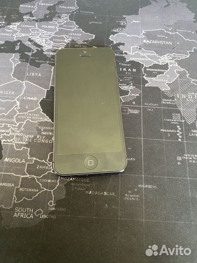 Телефон iPhone 5