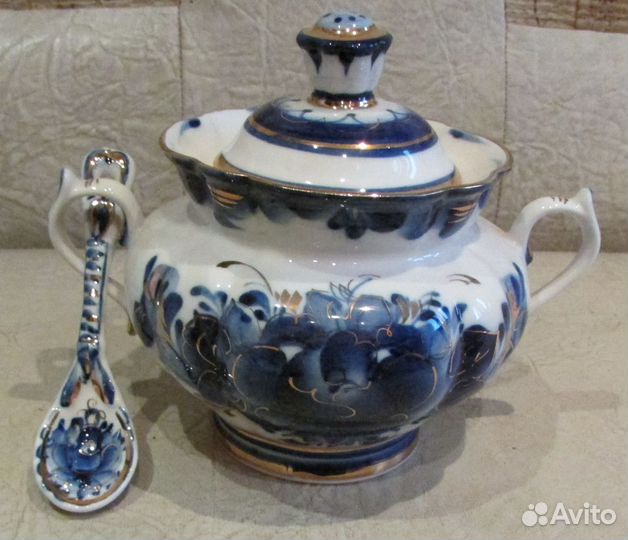 Фарфоровый сервиз Гжeльcкой фабрики