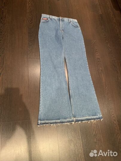 Джинсы клеш zara flared jeans type