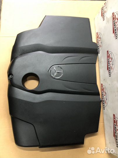 Крышка декор двигателя Mercedes W213-205