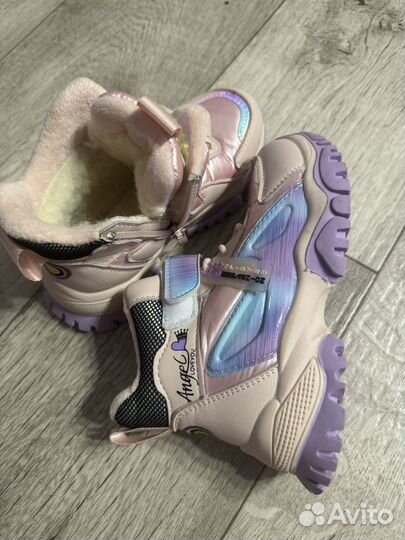 Кроссовки для девочки