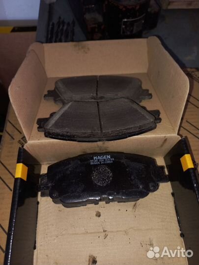 Тормозные колодки toyota rav4 передние