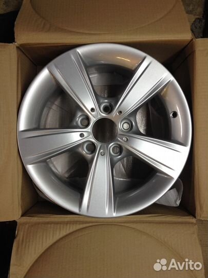 Оригинальный литой диск Star-spoke 376