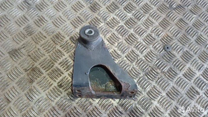 Кронштейн подшипника левый Man Tgl