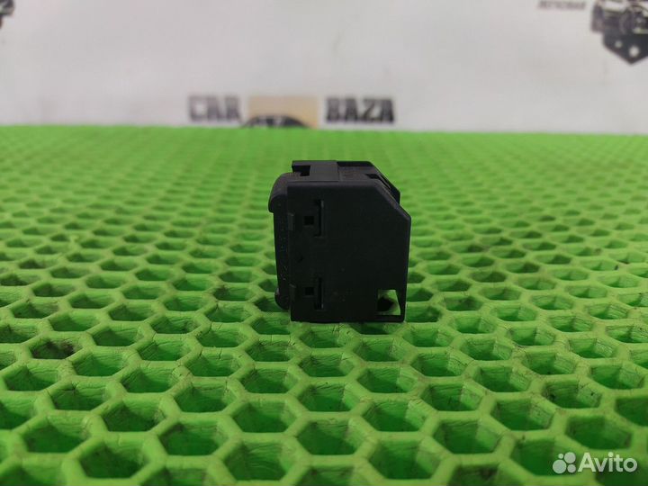 Кнопка стеклоподъемника