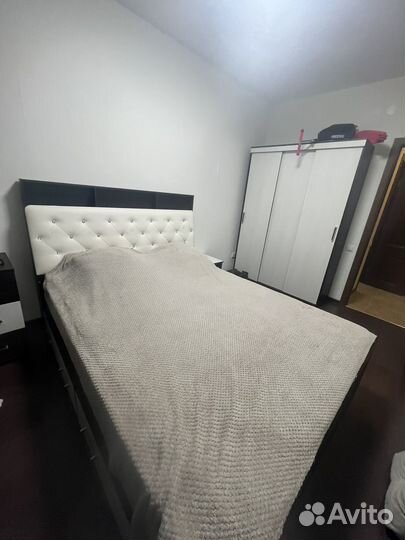 Мебельный гарнитур в спальню бу