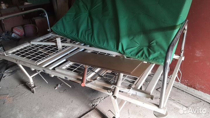 Медицинская кровать многофункциональная