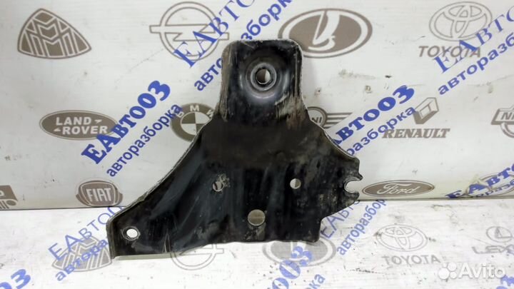 Кронштейн передней балки правый Chevrolet Aveo (T2