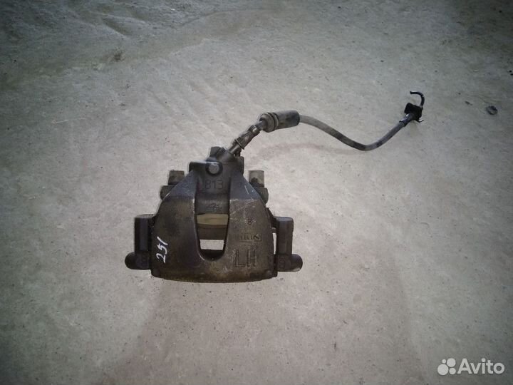 Суппорт тормозной передний правый Volvo V50