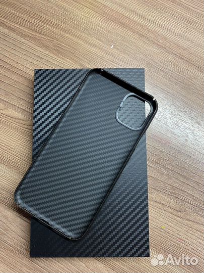 Чехол на iPhone 11 pitaka
