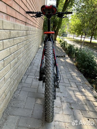 Велосипед Cube