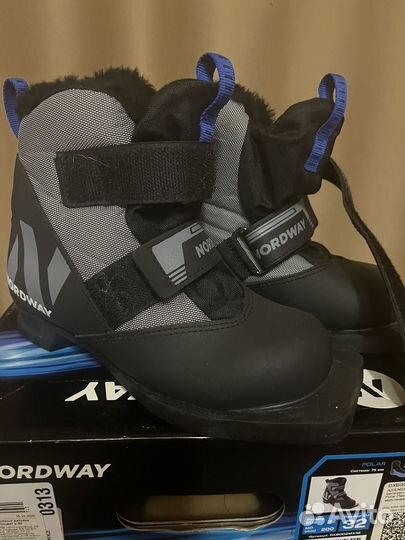 Лыжные ботинки детские 32 размер