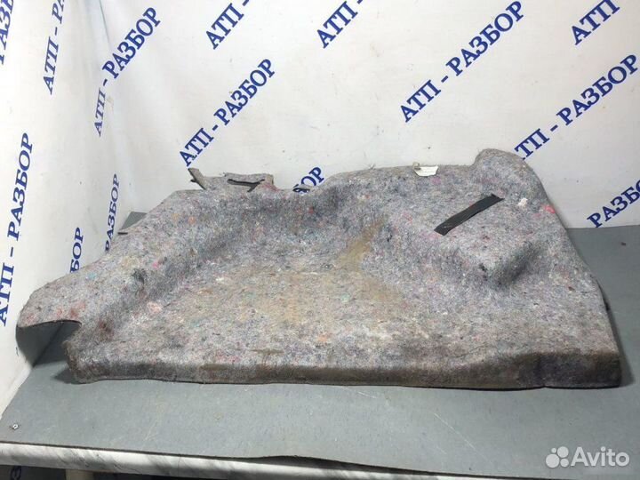 Обшивка багажника левая Ford Focus