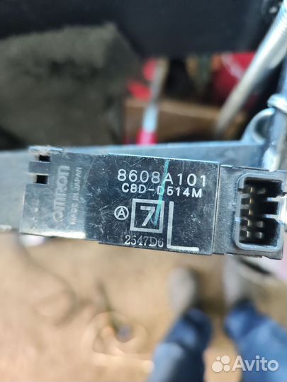 Кнопка стеклоподъёмника на mitsubishi lancer 9