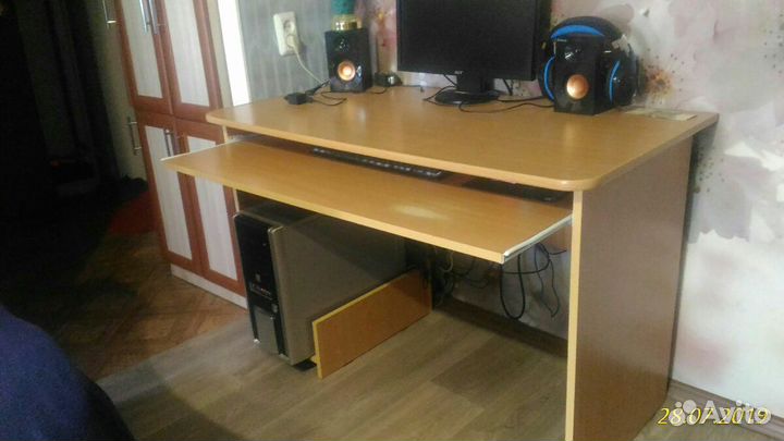 Компьютерный стол