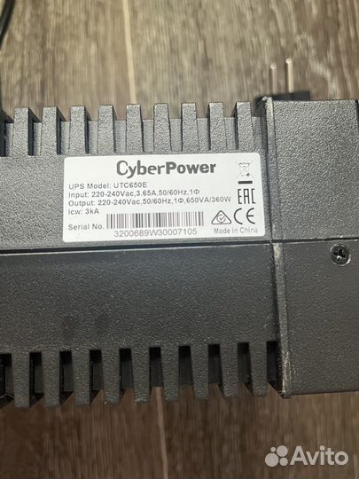 Источник бесперебойного питания CyberPower