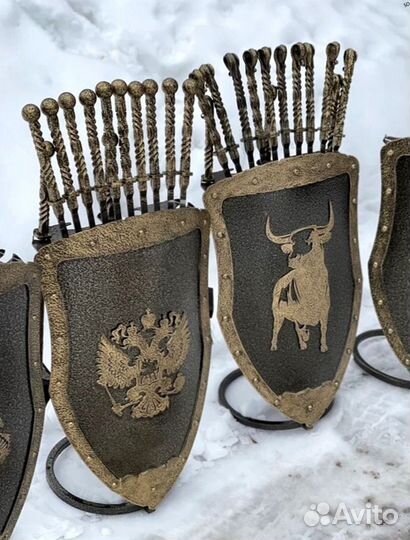 Подставка под шампуры Щит