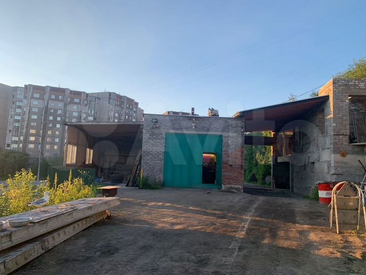 Гараж, > 30 м²