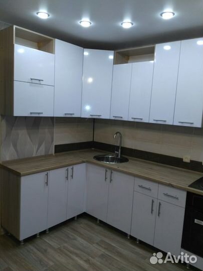 Кухня мдф с белыми фасадами