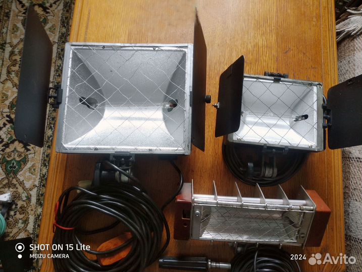 Осветительные приборы галогеновые