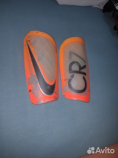 Щитки футбольные nike