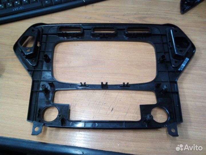 Рамка магнитолы Ford Mondeo 4 aoba 2008