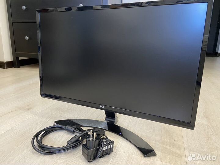 Монитор LG 24 дюйма