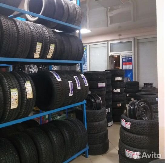 Roadmarch Prime UHP 08 235/55 R18 104V