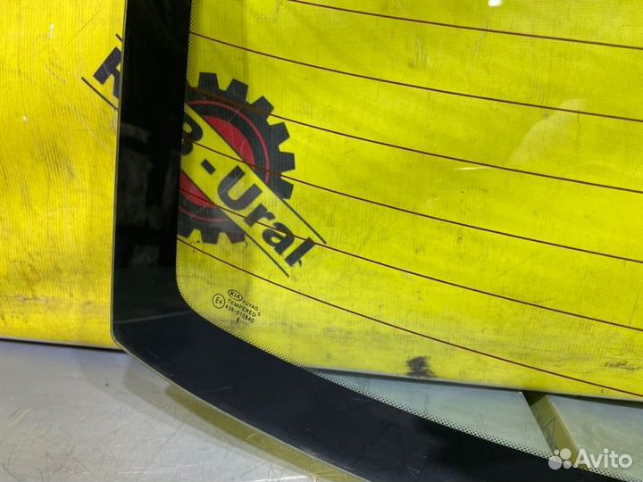 Стекло заднее Kia Rio 4 FB 2017 - 2020