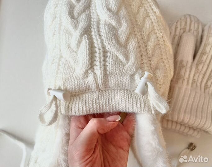 Шапка и варежки новые