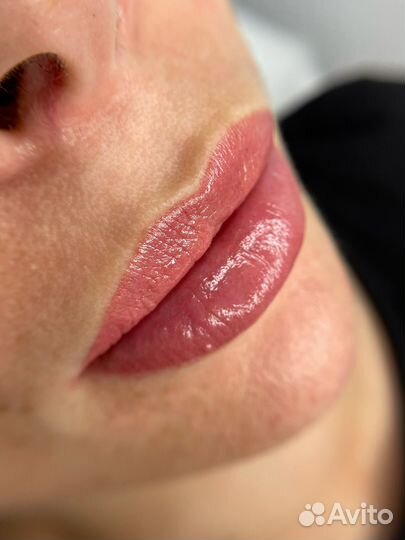 Мастер перманентного макияжа