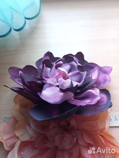 Цветок,украшение на платье или причёску