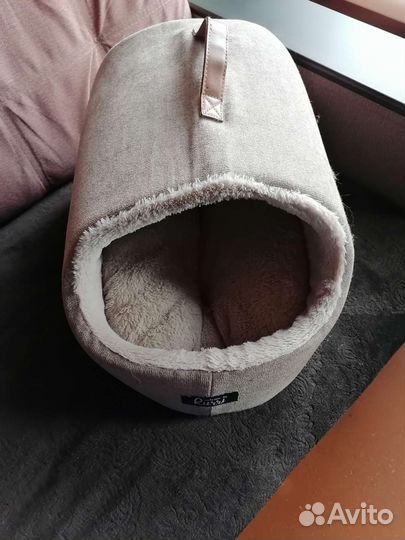 Лежанка для маленьких собак. Практически новая