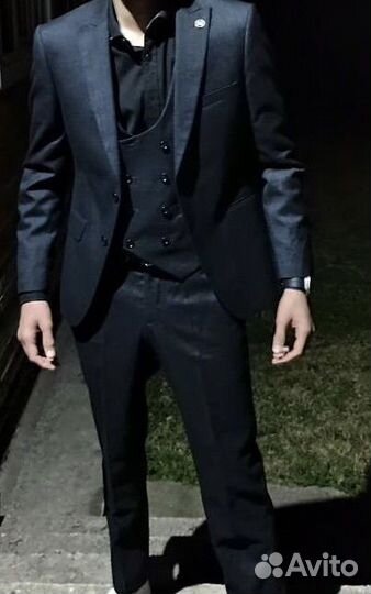 Костюм цвета мокрый асфальт тройка