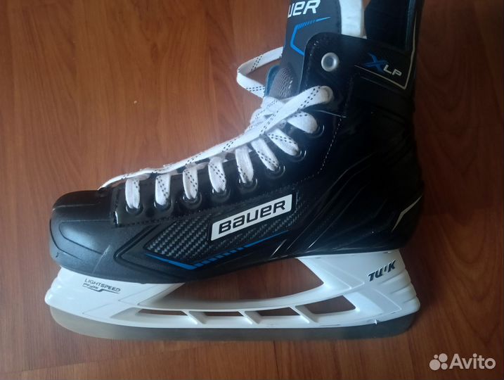 Хоккейные коньки bauer