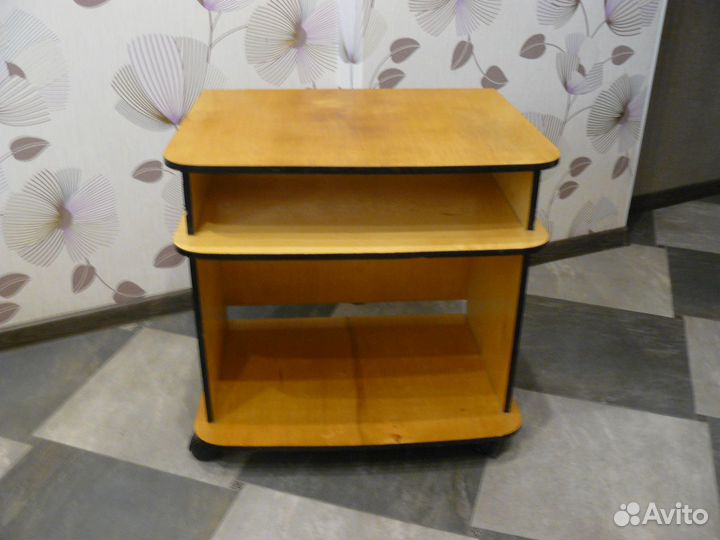 Тумбочка под телевизор б/у