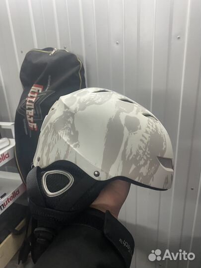 Горнолыжный шлем