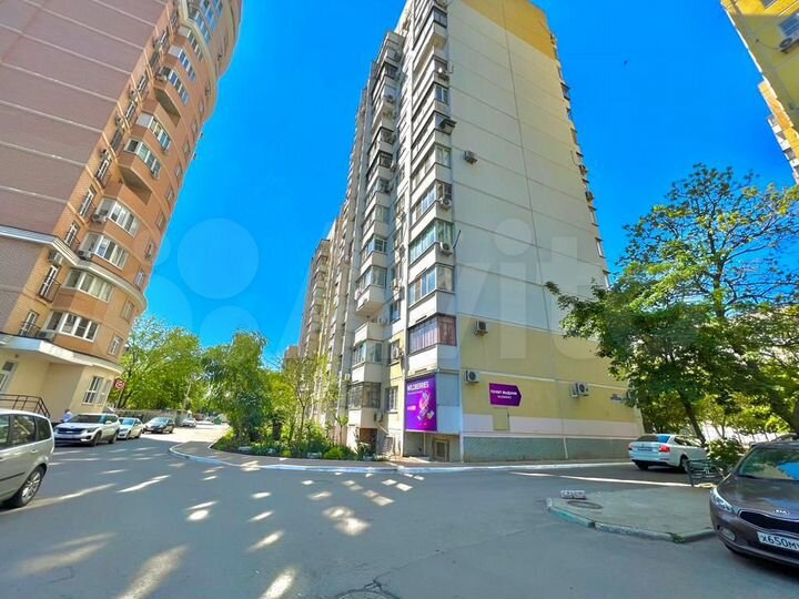 Торговая площадь с арендатором, 71.8 м²