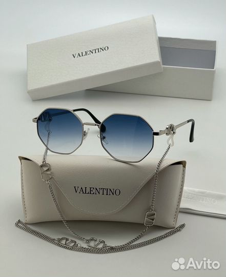 Солнцезащитные очки valentino