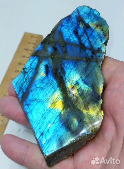 Лабрадор редкий минерал