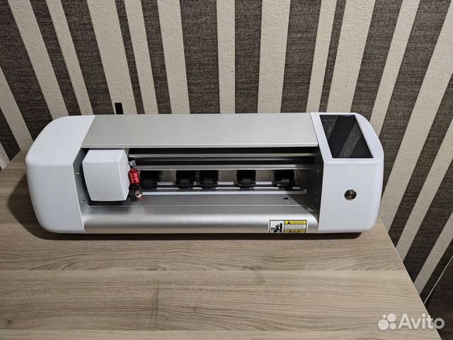 Плоттер для резки гидрогелевой плёнки 17дюймов