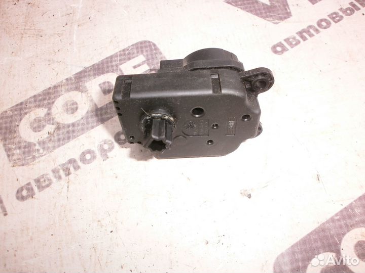 Сервопривод заслонок отопителя Ford Focus 3