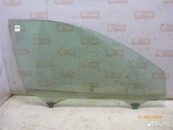 Стекло двери переднее правое Toyota Camry GSV40