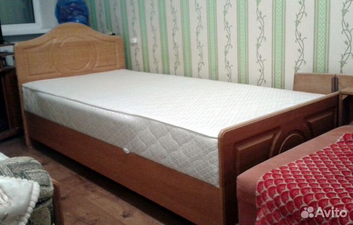 Две кровати с матрасами б.у