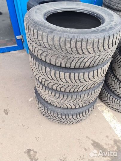 Bridgestone Blizzak Spike-01 265/65 R17