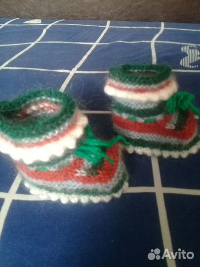 Детская одежда (пинетки)