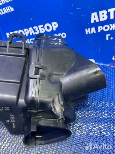 Корпус воздушного фильтра Nissan Murano Z50