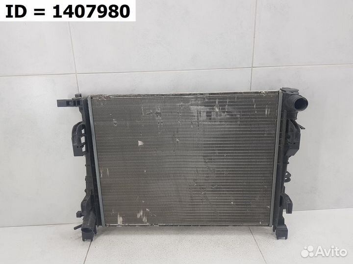 Радиатор охлаждения двигателя Renault Logan